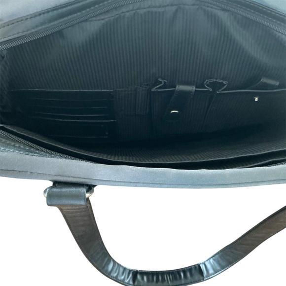 Targus Laptop Bag - Picture 4 of 6